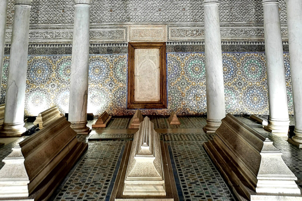 A Marrakesh Saadian sírjai a Saadian Tombs egy 16–17. századi királyi temetkezési komplexum a Kasbah negyedben.
