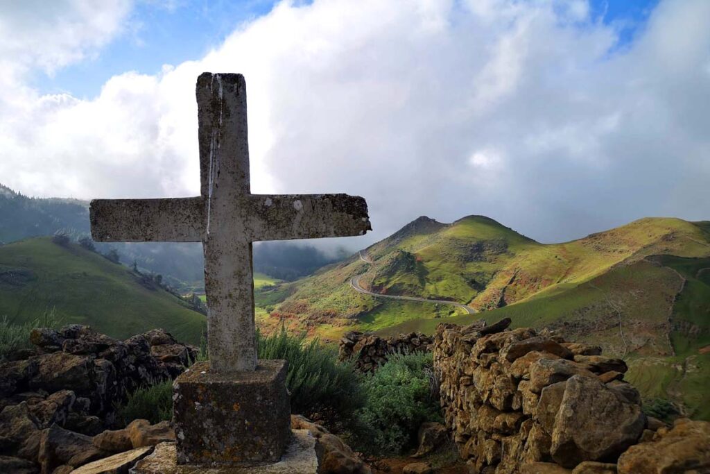 Sétáljon Lomo El Palóból Cruz de Galeote-ba
