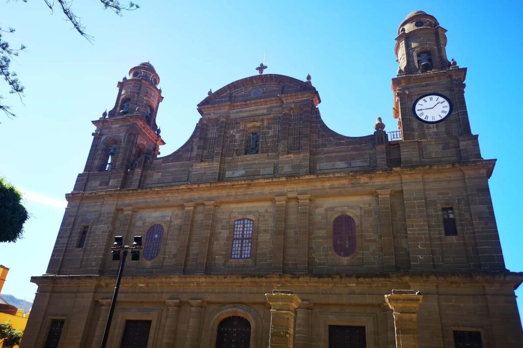 Santiago de los Caballeros is located in the center of Galdar,