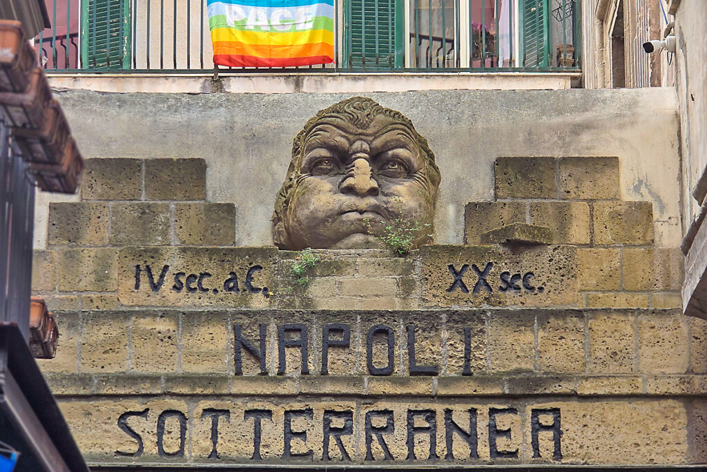Enjoy a fascinating guided tour underneath the city of Naples. See Naples' development from its beginnings until the present day, in the heart of the historic center.Ű