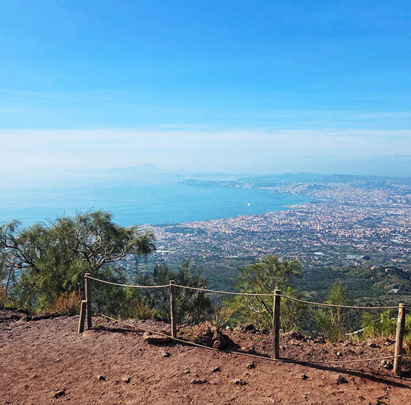 Panoráma a Nápolyi-öbölre fentről