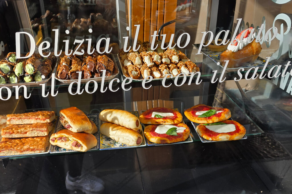 A reggel Nápolyban a kávéval indul, mellé jön a Sfogliatella