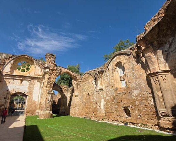 Egynapos feltöltődés a Monasterio de Piedra kolostorban és parkban